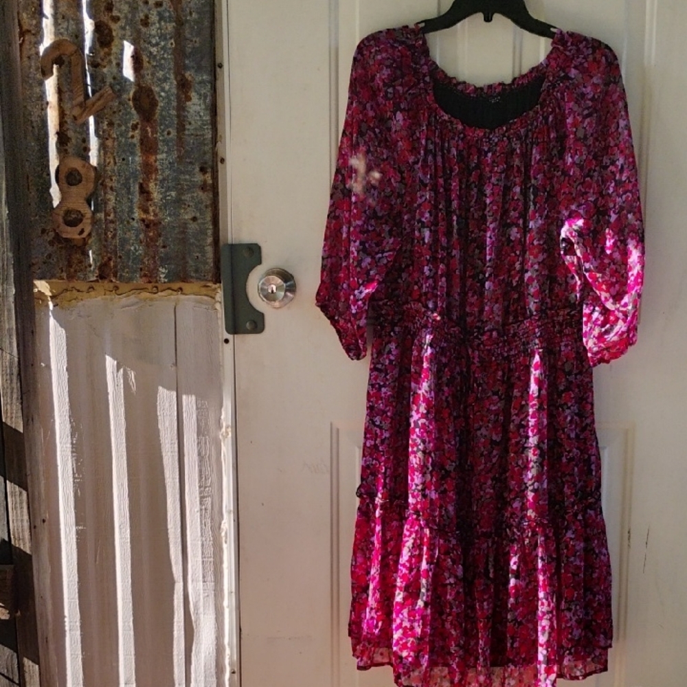 {$15 BUNDLED} New STUDIO 1886 Fuchsia Floral Long Sleeve Dress